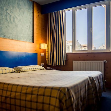 Hotel Bezana Lago Санта-Крус-де-Бесана Екстер'єр фото