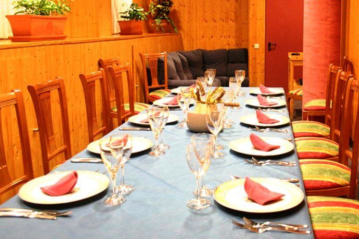 Hotel Bezana Lago Санта-Крус-де-Бесана Екстер'єр фото