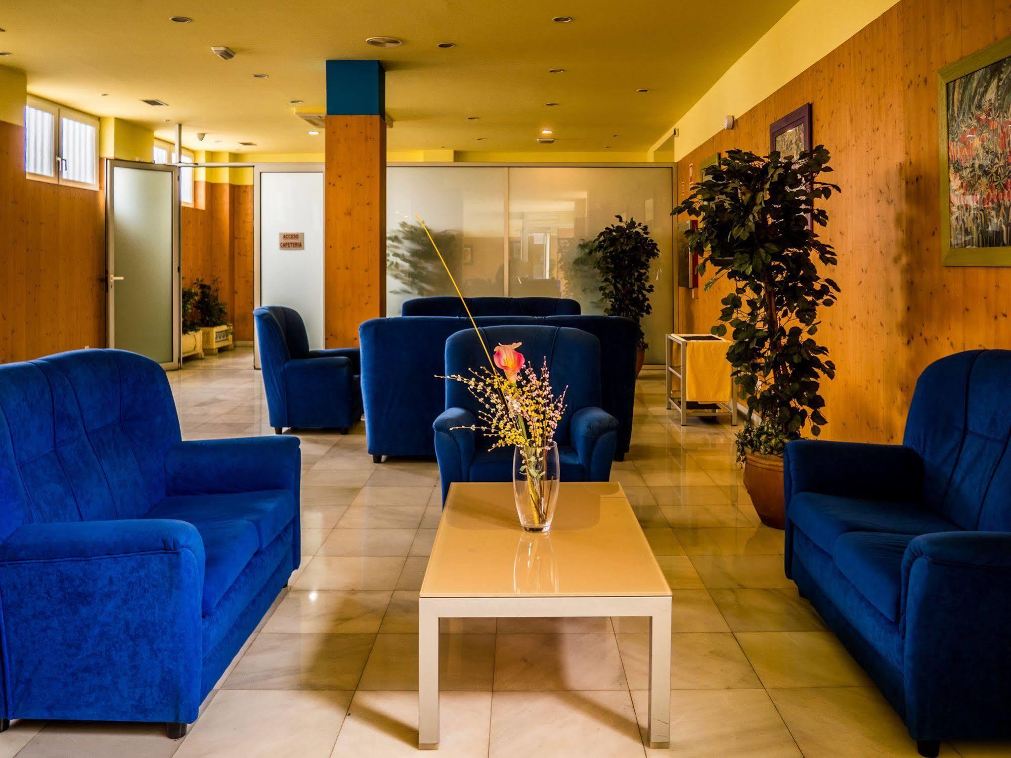 Hotel Bezana Lago Санта-Крус-де-Бесана Екстер'єр фото