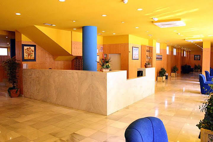 Hotel Bezana Lago Санта-Крус-де-Бесана Екстер'єр фото